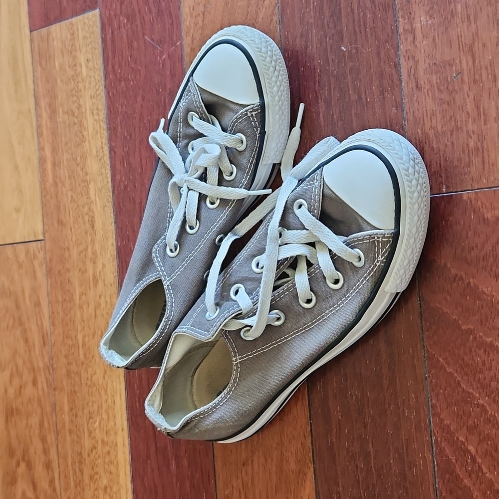 Converse low top ladies 5.5